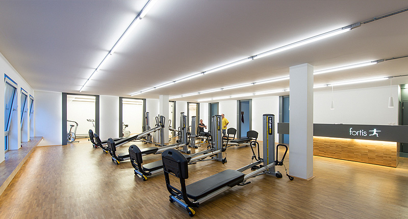 Physiotherapiepraxis mit Trainingsbereich